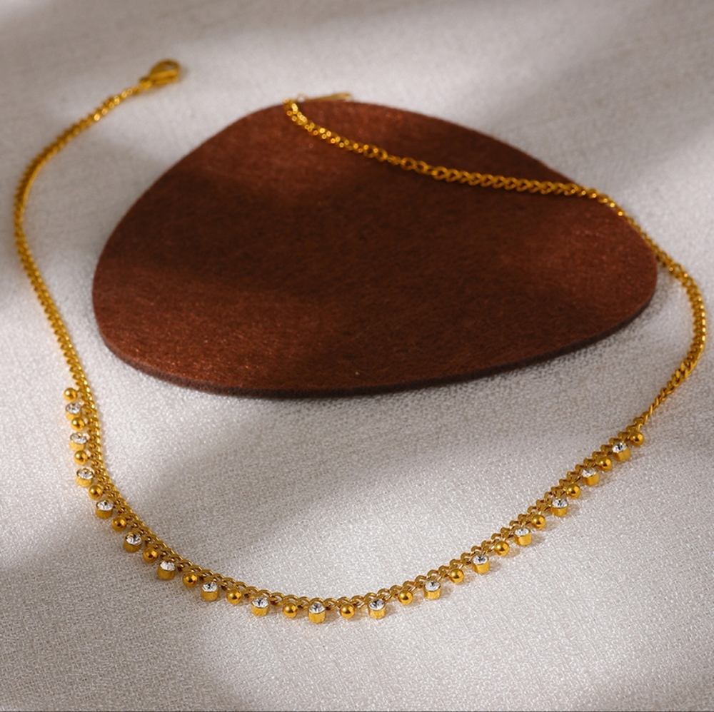 Amazing Dangle Round Diamonds Necklace